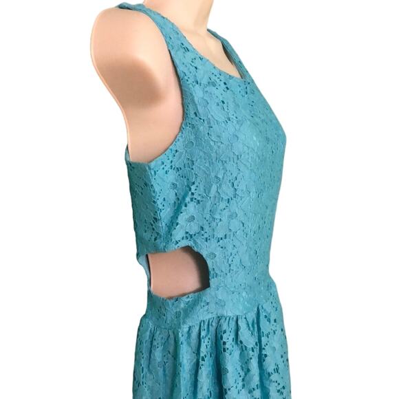Wet Seal NWT Lace Dress with Cut-outs Juniors Size Medium Party Summer Y2K - Picture 2 of 7